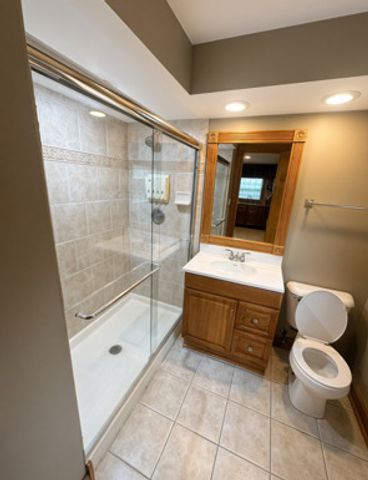 9S711 BROOKBANK Road, Willowbrook, IL 60527