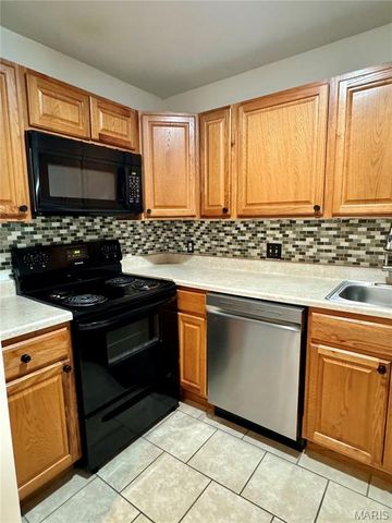 2332 S 13th Street, St Louis, MO 63104