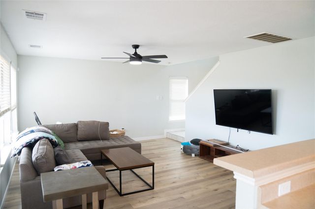 14301 Lemongrass LN, Pflugerville, TX 78660