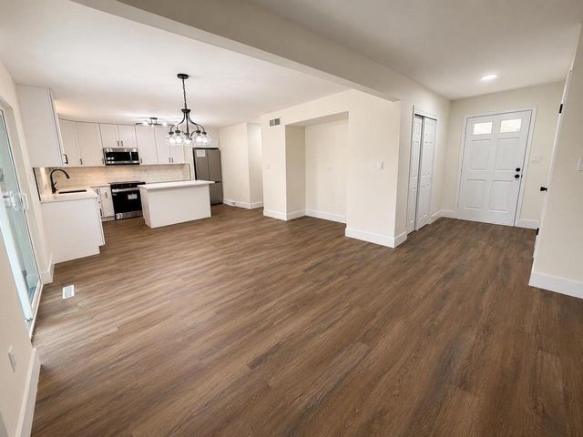 7245 S 35th STREET, Franklin, WI 53132