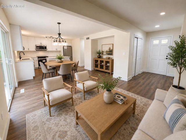 7245 S 35th STREET, Franklin, WI 53132