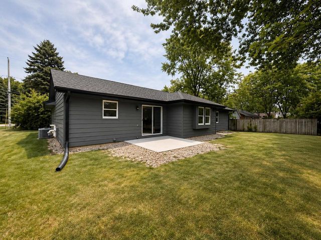 7245 S 35th STREET, Franklin, WI 53132