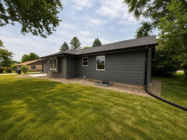 7245 S 35th STREET, Franklin, WI 53132