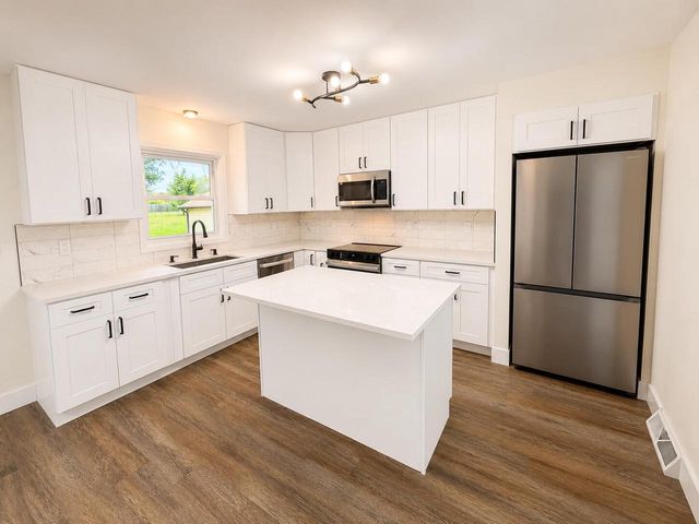 7245 S 35th STREET, Franklin, WI 53132