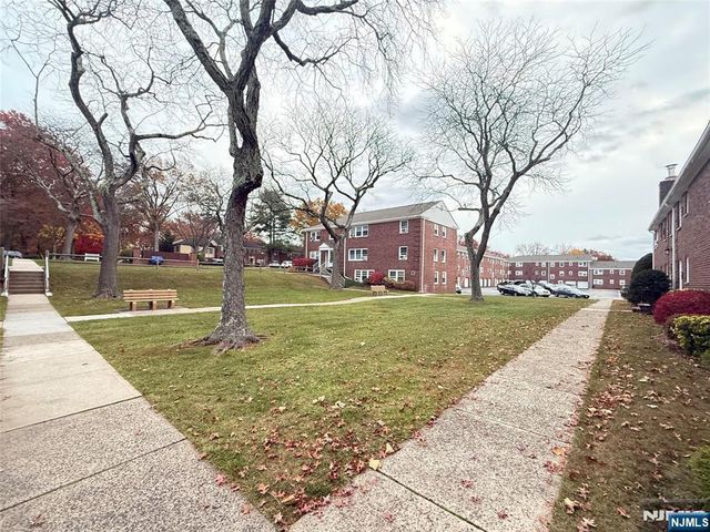 293 Bogert Road, River Edge, NJ 07661