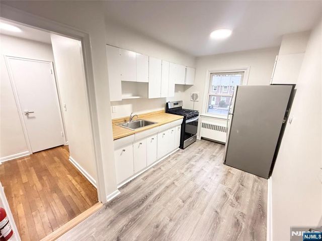 293 Bogert Road, River Edge, NJ 07661