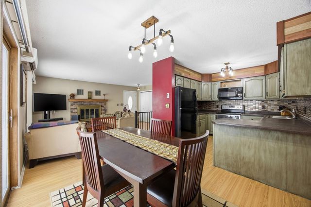 2811 26th Street Circle S, Moorhead, MN 56560