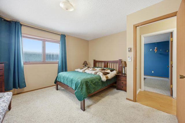 2811 26th Street Circle S, Moorhead, MN 56560