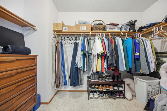 2811 26th Street Circle S, Moorhead, MN 56560