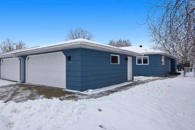 2811 26th Street Circle S, Moorhead, MN 56560