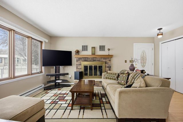 2811 26th Street Circle S, Moorhead, MN 56560