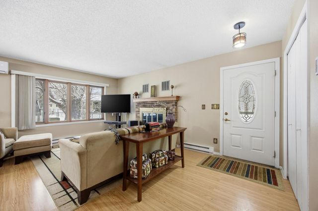 2811 26th Street Circle S, Moorhead, MN 56560