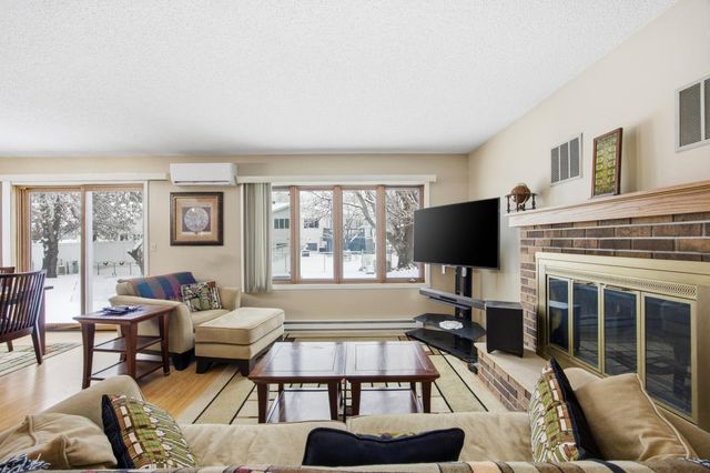 2811 26th Street Circle S, Moorhead, MN 56560