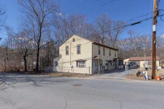 35 Canobieola Rd, Methuen, MA 01844