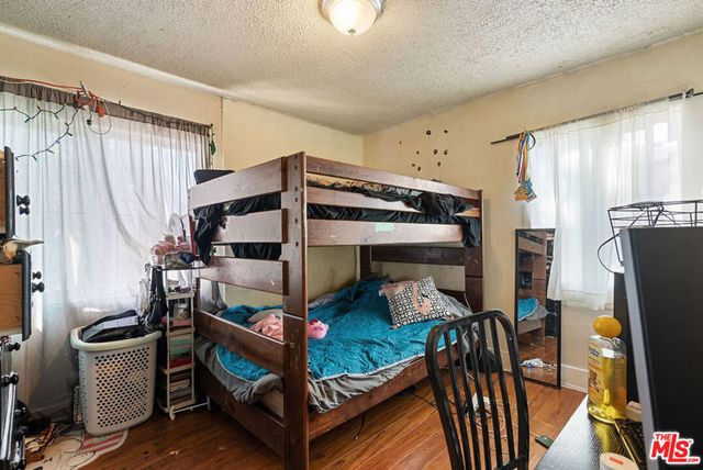 712 714 W 40th Place, Los Angeles, CA 90037