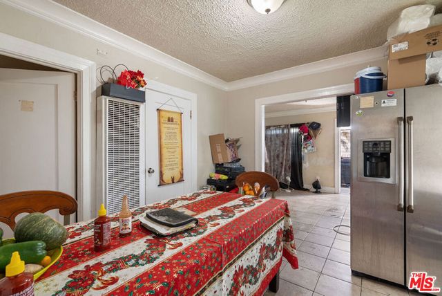 712 714 W 40th Place, Los Angeles, CA 90037