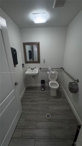 2614 SW 8th St, Miami, FL 33135