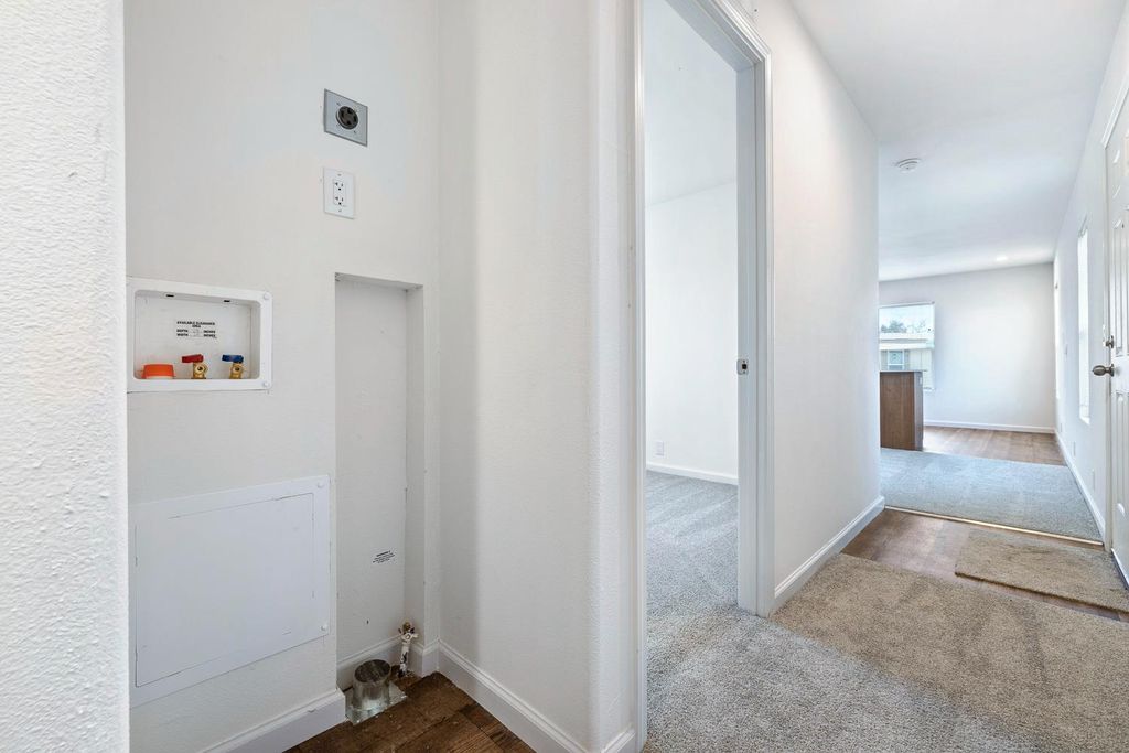 Image 23 of property listing at 1719 W Olive # 33, Fresno, CA 93728