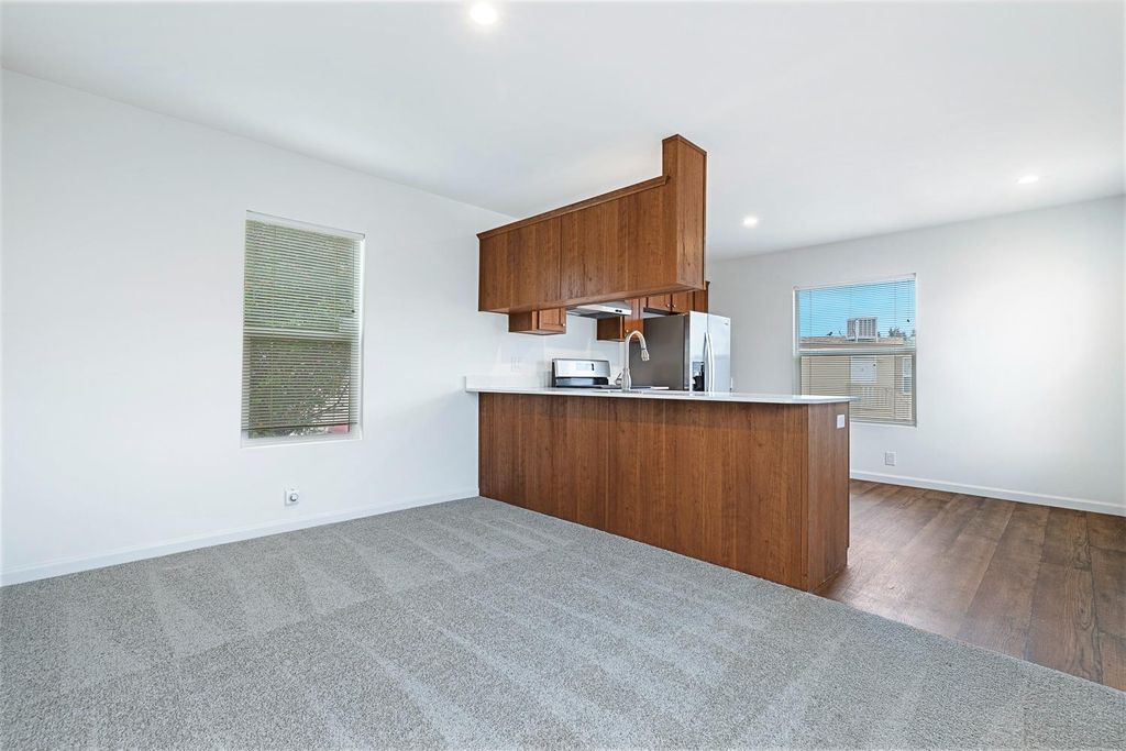 Image 5 of property listing at 1719 W Olive # 33, Fresno, CA 93728