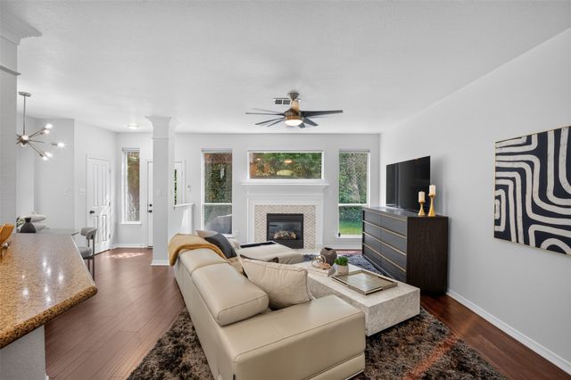 2242 Ash Grove Way, Dallas, TX 75228