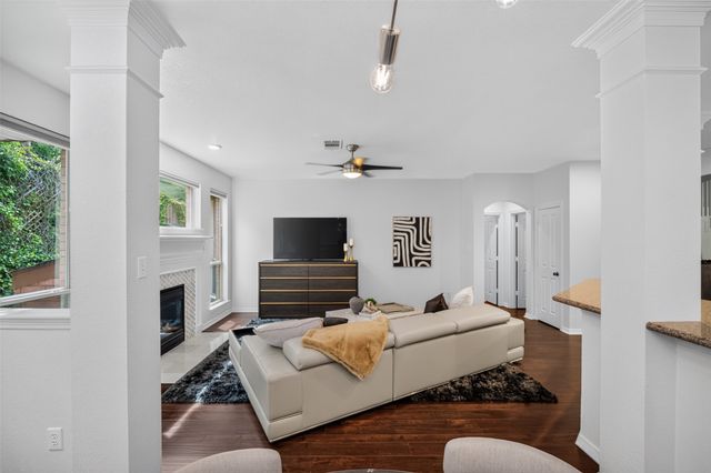 2242 Ash Grove Way, Dallas, TX 75228