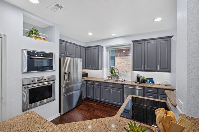 2242 Ash Grove Way, Dallas, TX 75228