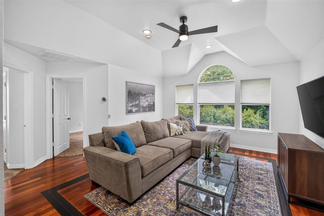 2242 Ash Grove Way, Dallas, TX 75228
