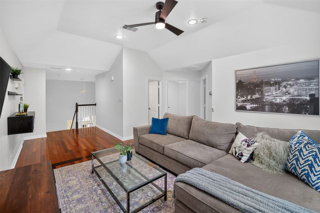 2242 Ash Grove Way, Dallas, TX 75228