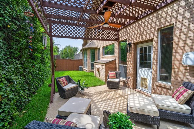 2242 Ash Grove Way, Dallas, TX 75228