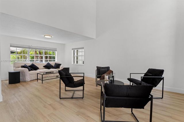 303 Bridgeton Road, Weston, FL 33326