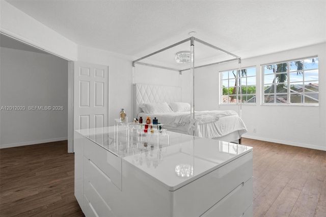 303 Bridgeton Road, Weston, FL 33326
