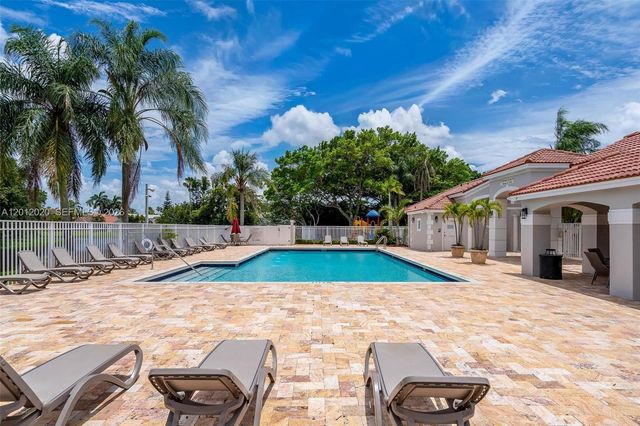 303 Bridgeton Road, Weston, FL 33326