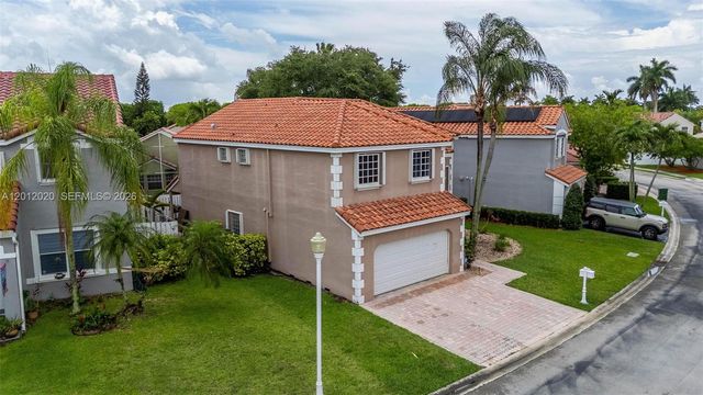 303 Bridgeton Road, Weston, FL 33326