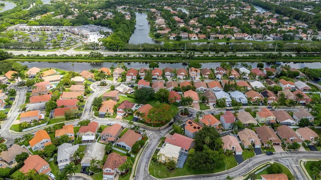 303 Bridgeton Road, Weston, FL 33326