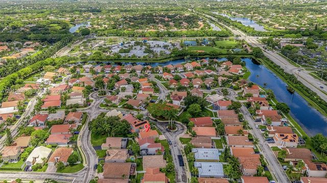 303 Bridgeton Road, Weston, FL 33326