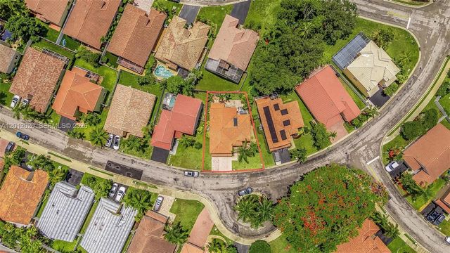 303 Bridgeton Road, Weston, FL 33326