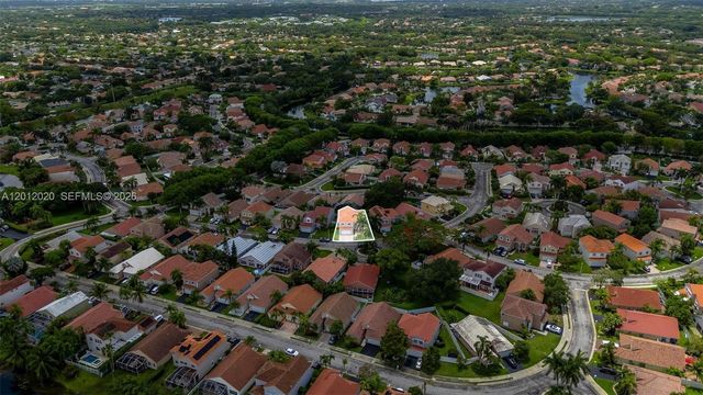 303 Bridgeton Road, Weston, FL 33326