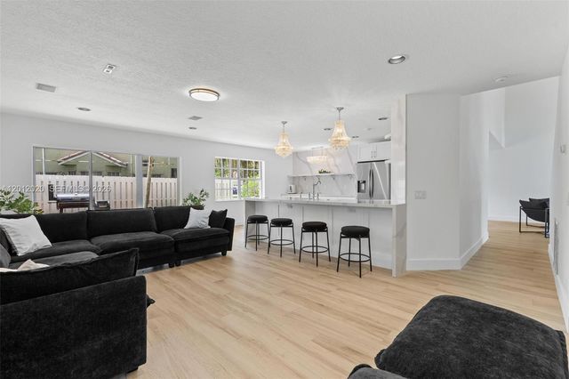 303 Bridgeton Road, Weston, FL 33326