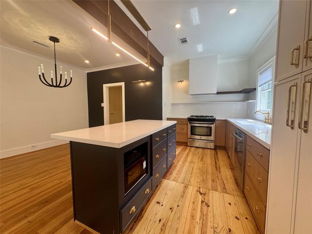 916 W Melwood Street, Houston, TX 77009