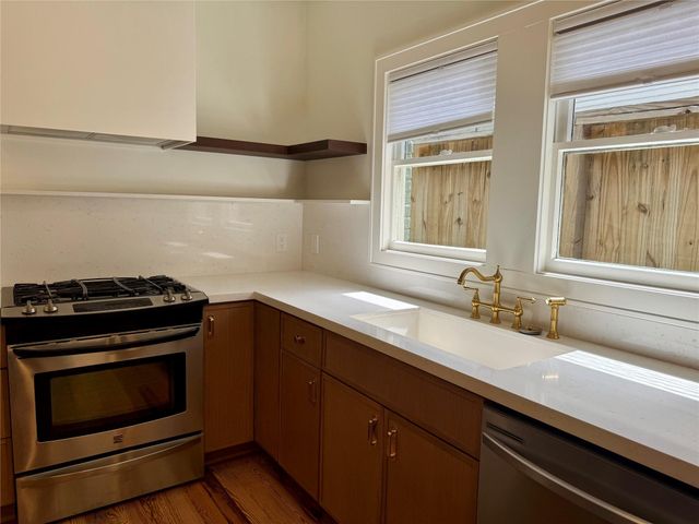 916 W Melwood Street, Houston, TX 77009