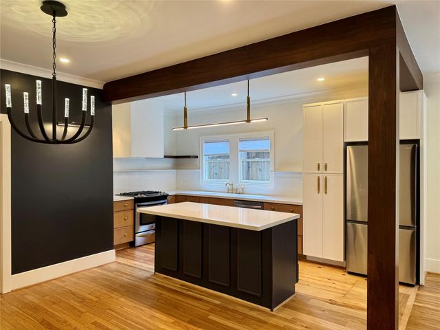 916 W Melwood Street, Houston, TX 77009