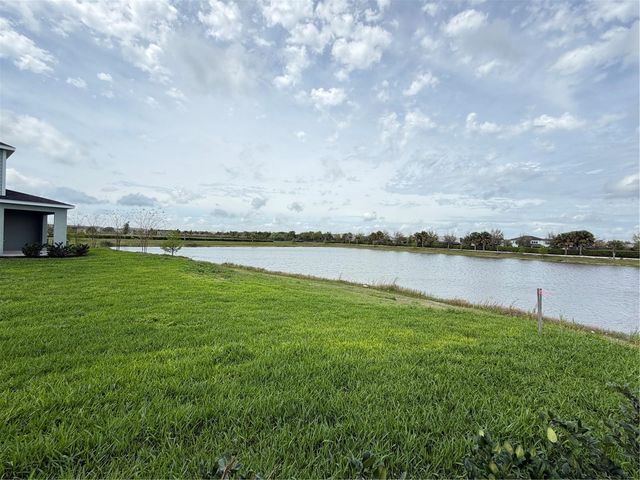 12378 AMBER CREEK CIRCLE, Lakewood Ranch, FL 34211