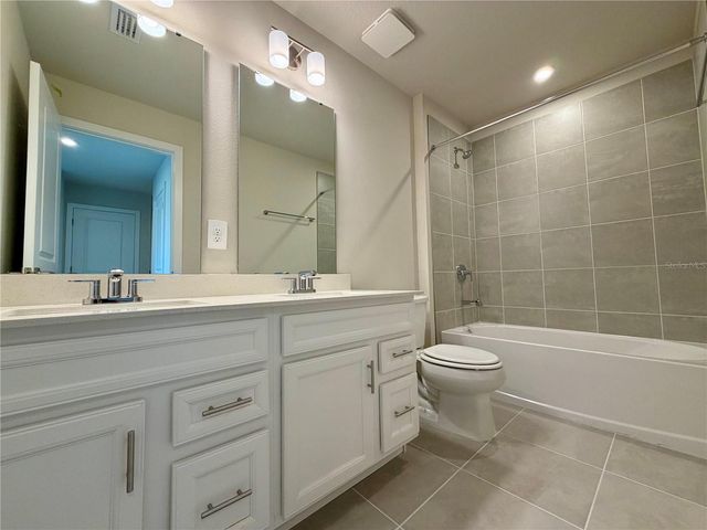 12378 AMBER CREEK CIRCLE, Lakewood Ranch, FL 34211