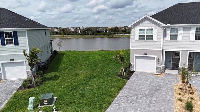 12378 AMBER CREEK CIRCLE, Lakewood Ranch, FL 34211