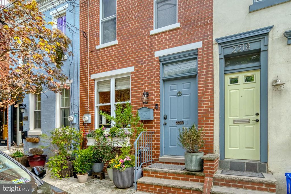 2216 PEMBERTON ST, Philadelphia, PA 19146