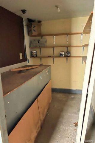 27182 Spring Arbor Drive, Southfield, MI 48076