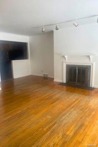 27182 Spring Arbor Drive, Southfield, MI 48076