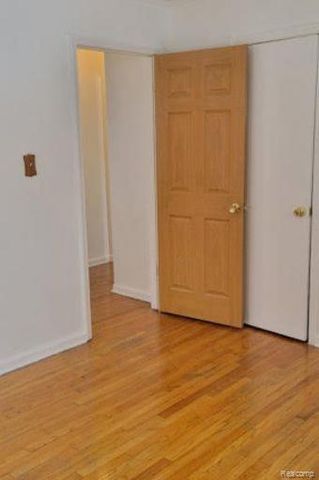 27182 Spring Arbor Drive, Southfield, MI 48076