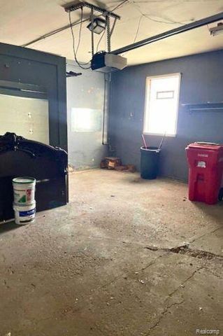 27182 Spring Arbor Drive, Southfield, MI 48076