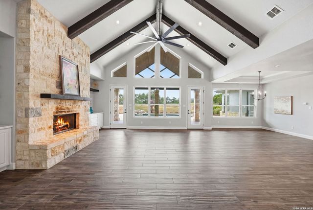 323 Curvatura, New Braunfels, TX 78132